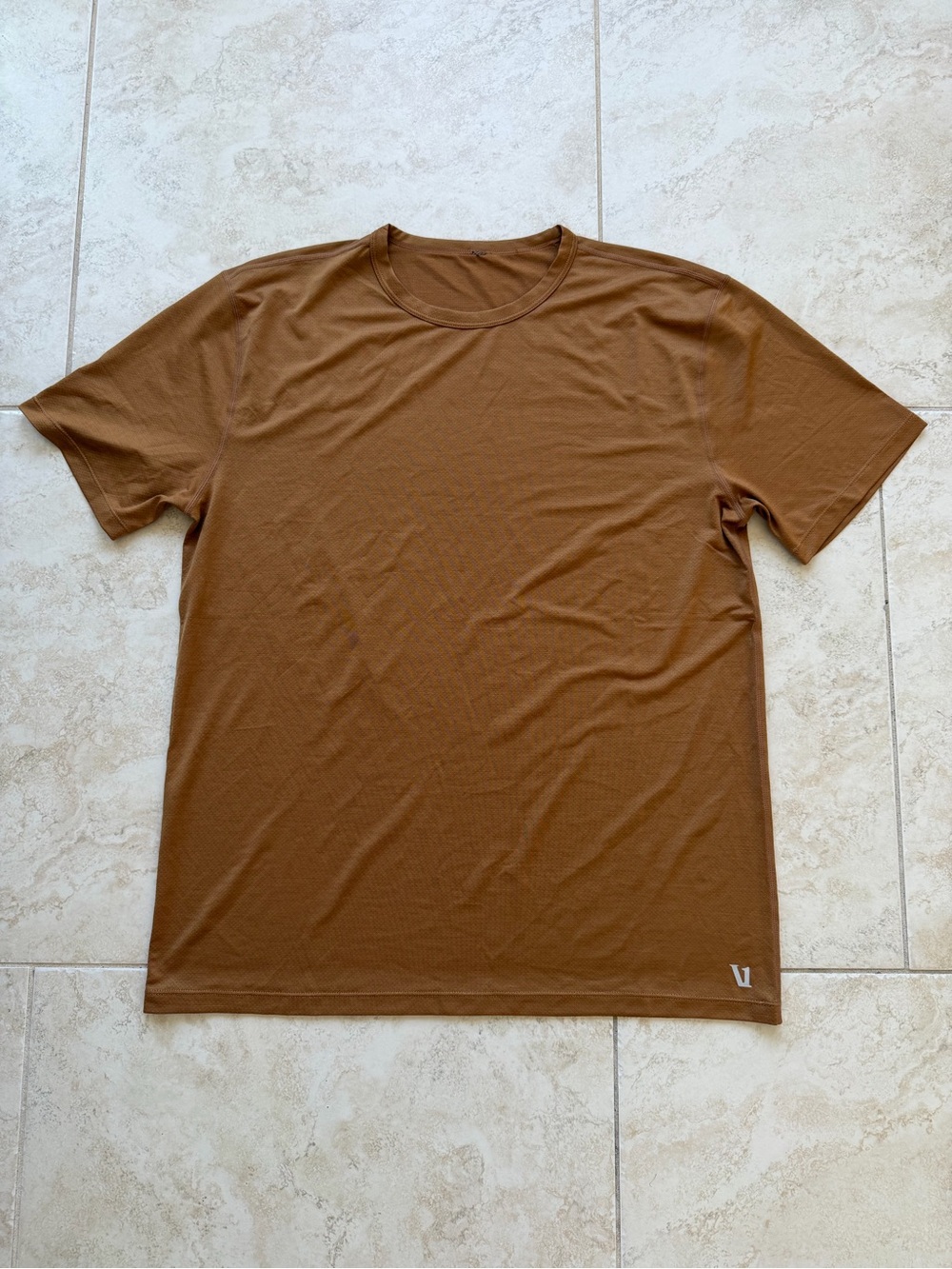 VUORI Men’s Short Sleeve Athletic Short Sleeved Shirt